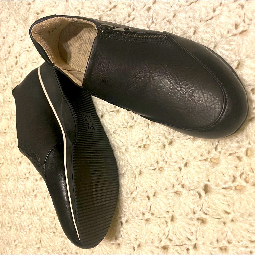Brand-Naturalizer. size 7m. Finny Black